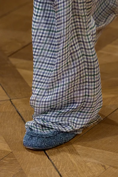 Look 5